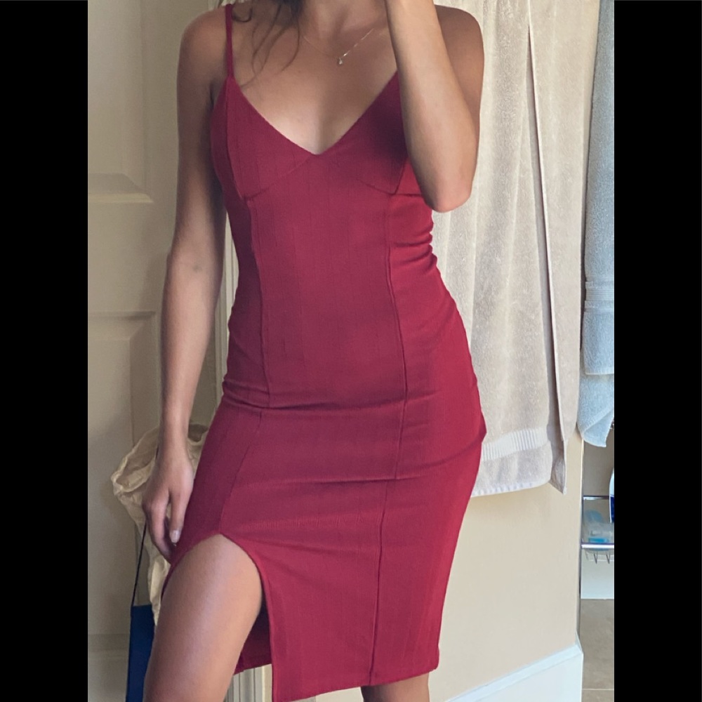 Forever 21 - body con red dress ❤️